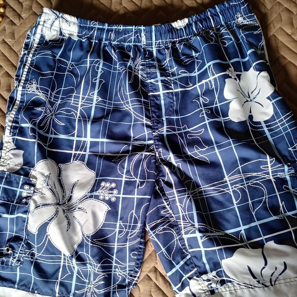 Men's Hawaiian Shorts - Picture 2 of 8